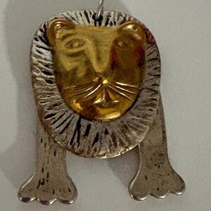 VTG Lion Mixed Metals Pendant. 2 Pieces Silver & Gold Tone Accents. Safari, Zoo